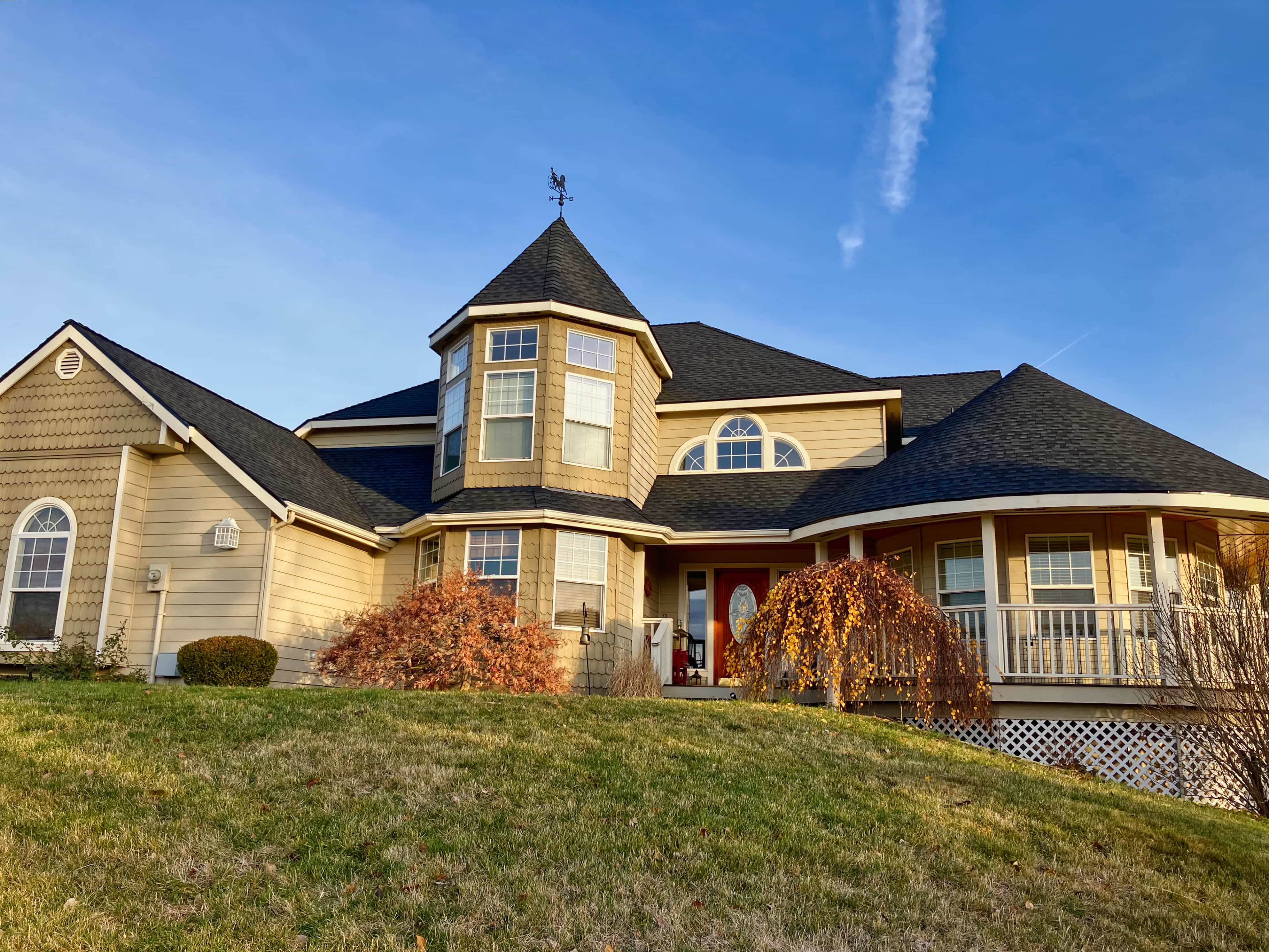 Amsbury House — GAF Timberline Charcoal roof by Perrenoud Roofing